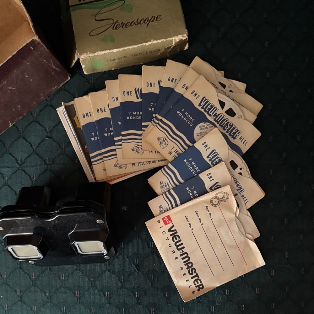 View-Master Stereoscope Box - Picture 2 of 16